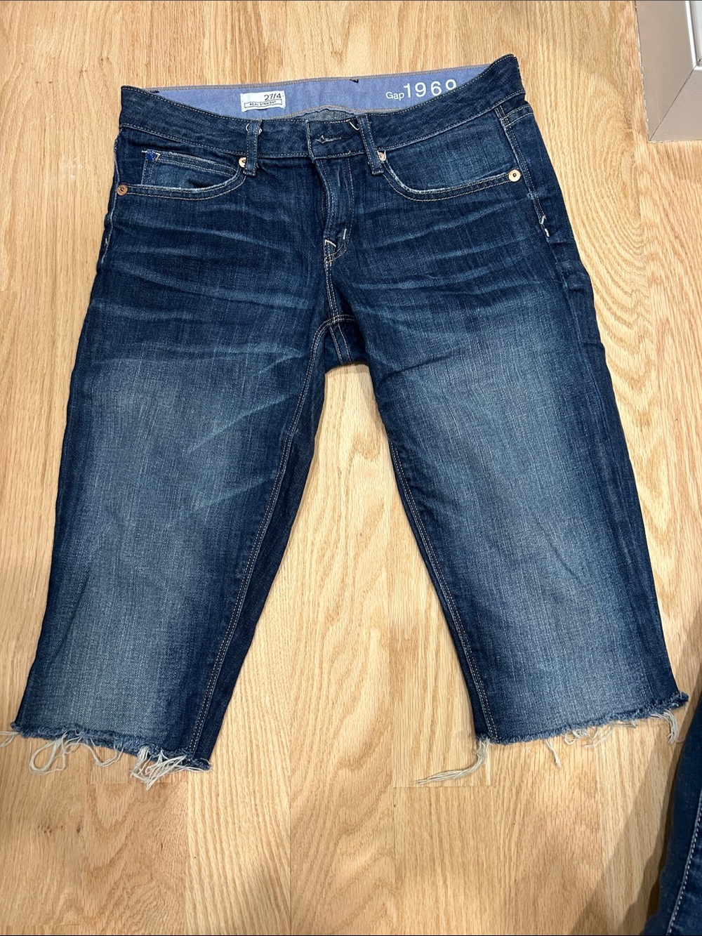 GAP Dark Indigo Cropped Frayed Hem Jeans